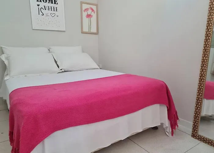Apt 01 Central Com 2 quarto ar cond e 2 tv smart