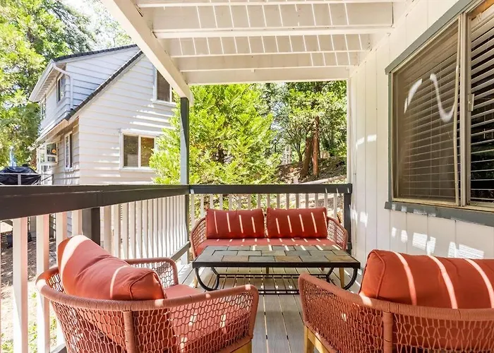 Family Lake Arrowhead Home Sleeps 12 And Gameroom