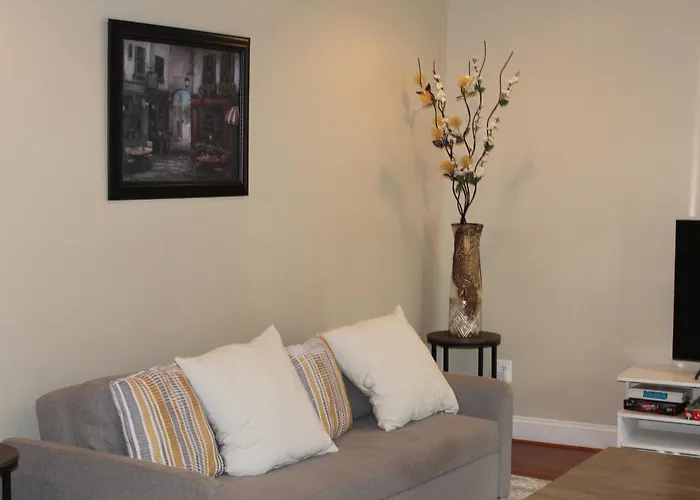 Cozy 3 Bedroom Min To National Mall Great Location And Free Parking
