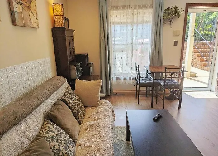 Walkable Uptown Area, King Suite, Quiet And Private
