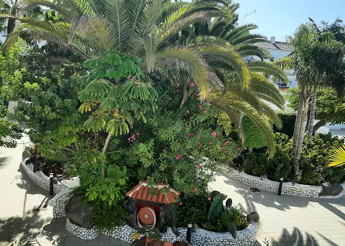 Blue Bay Paradise - Beach Front Apartment With Sea View