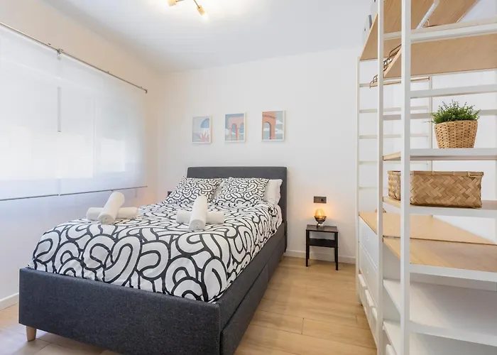 Fully Renovated Apartment In The Heart Of Fuengirola, 2 Min Walk To The Beach