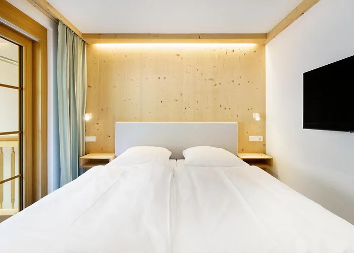Schwarzenbach - Apartments & Rooftop Pool