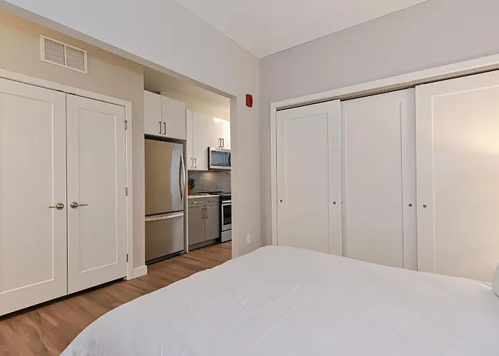 Global Luxury Suites East Boston