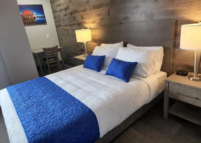 Razoolies Inn