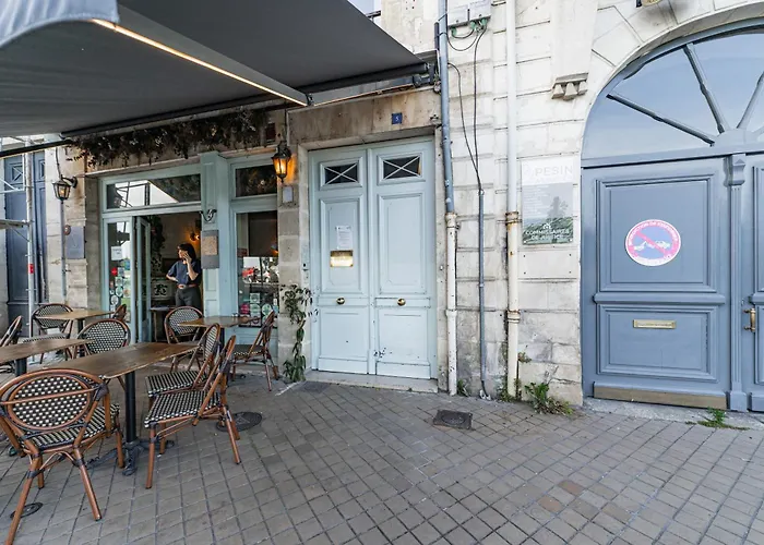 Magnifiques Appartements Sur Les Quais De Bordeaux