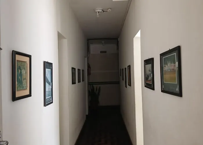 Acacia Hotel