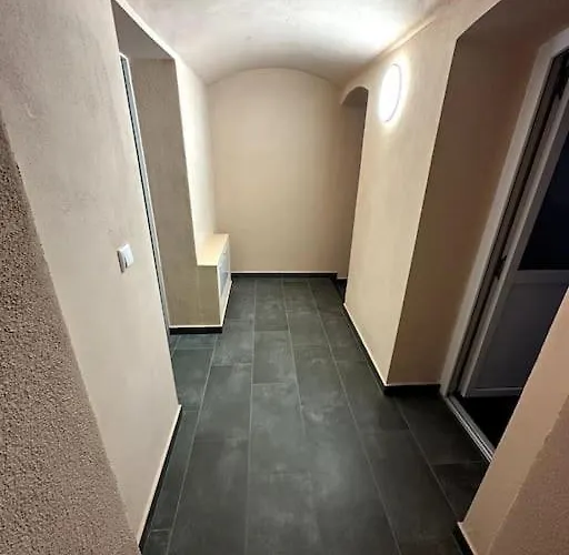 Monteurwohnung im Untergeschoss