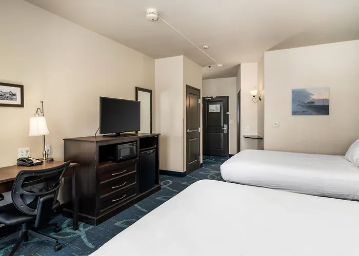 Park Point Marina Inn