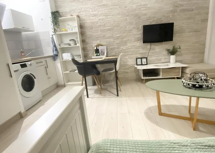 Studio Recent Proche De La Mer