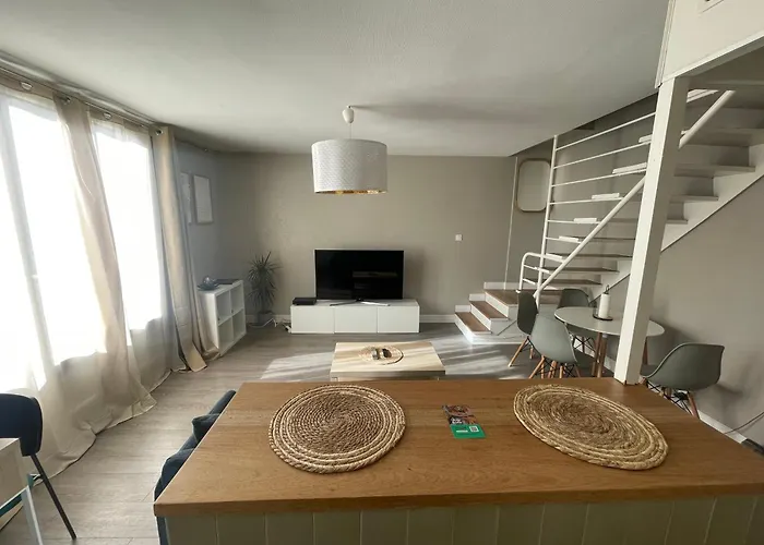 Alpes Nest -Duplex 2 Chambres 3 Lits Parking Gratuit Clim Mobile
