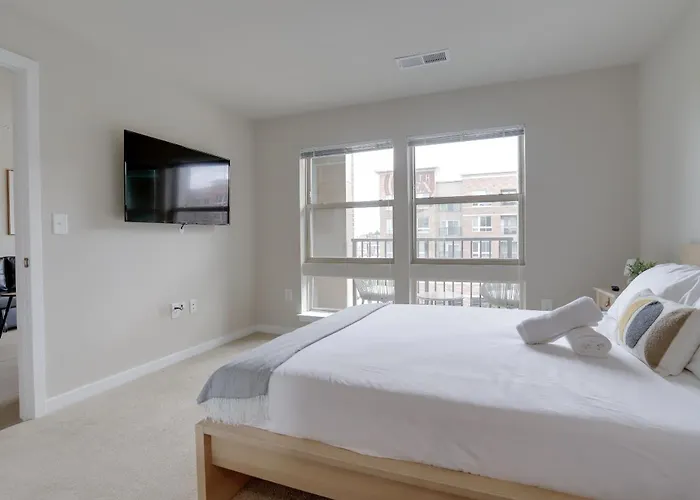 Top Amenities: Charming Apartment At Alexandria