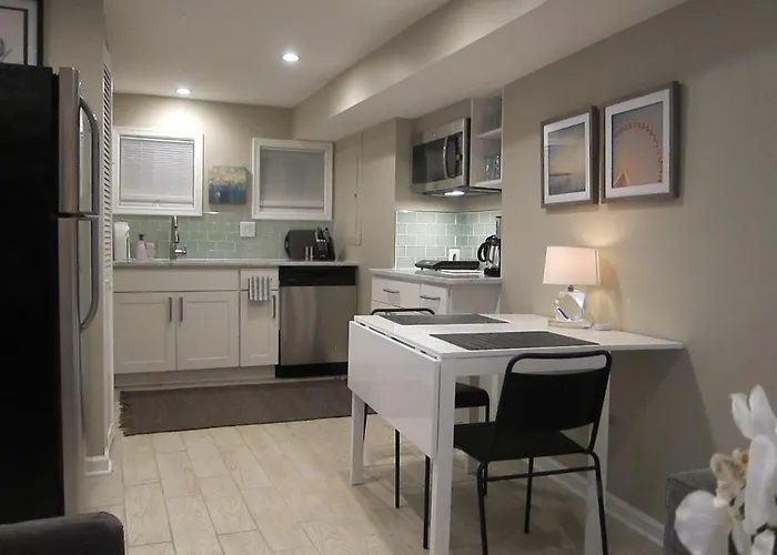 Stylish Renovated Flat, Central, Walk To Dc Sights