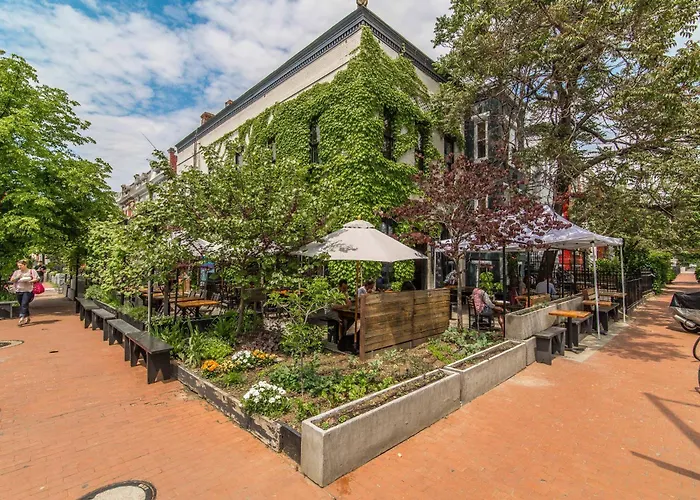 Stylish Renovated Flat, Central, Walk To Dc Sights