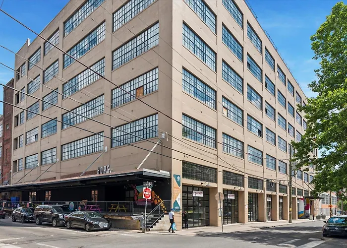 Large Studios, 1Br, Free Parking Gym, Game Room