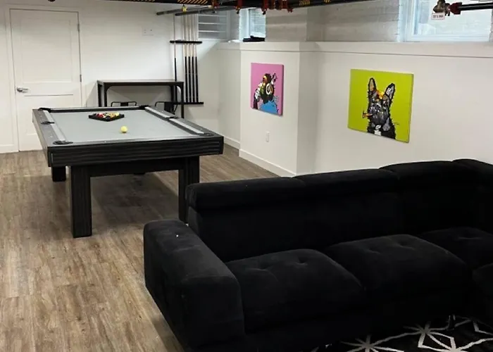 Columbus Gem With Pool Table! Pets Welcome!