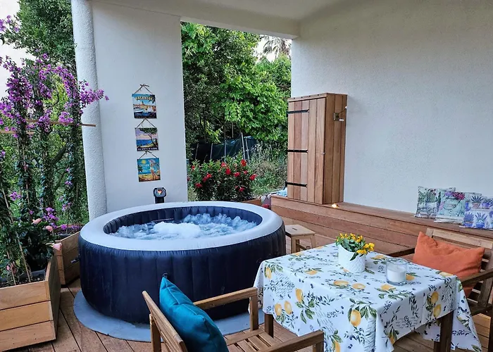 Charmant Studio Pres De La Plage Avec Jacuzzi Et Terrasse Privative