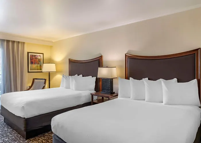 Best Western Plus Royal Oak Hotel