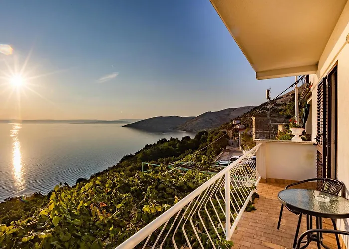 2 Bedroom Stunning Apartment In Stara Baska