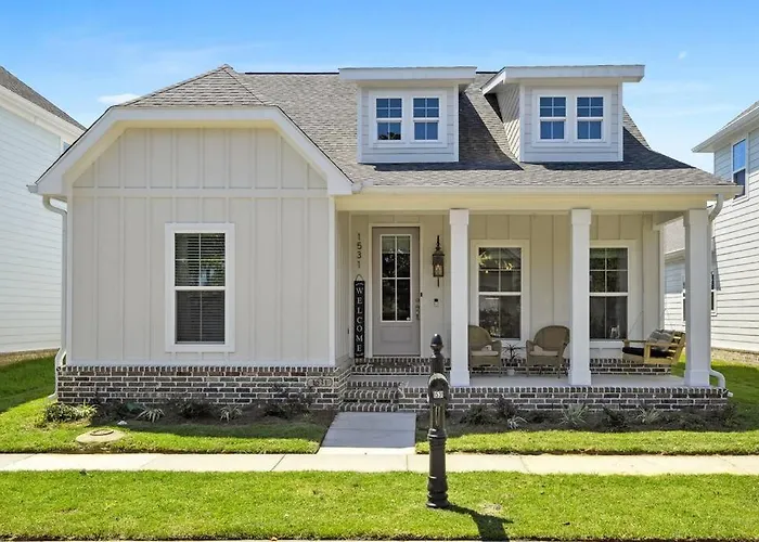 Luxury Home Walkable To The Beach