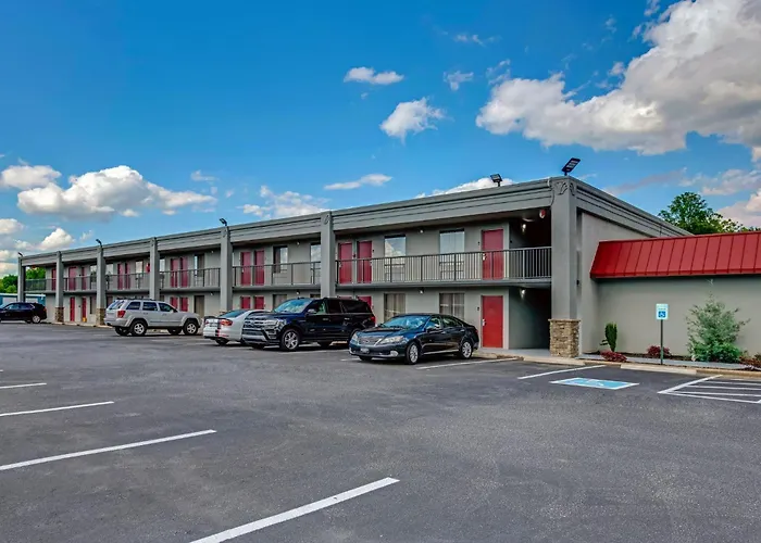 Red Roof Inn & Suites Wilkesboro