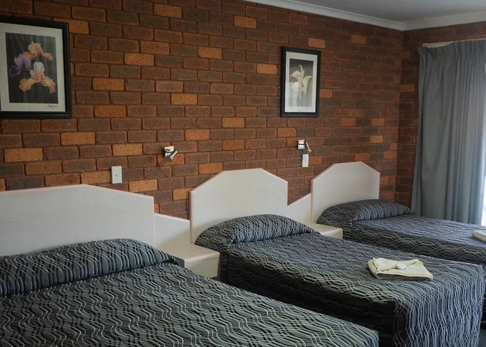 Yambil Inn