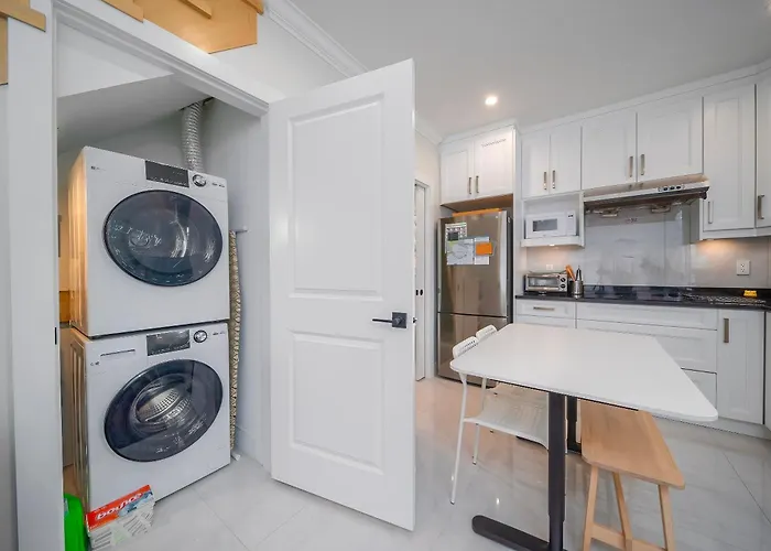 New Laneway House Near Airport, World Cup Stadium, Downtown, Ubc
