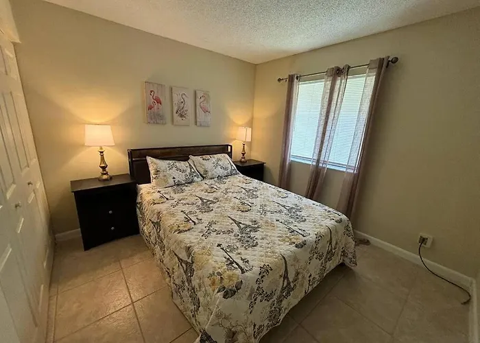 Sea Breeze- 2 Bedroom Apartment- Centrally Located