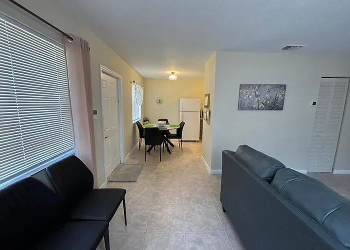 Sea Breeze- 2 Bedroom Apartment- Centrally Located