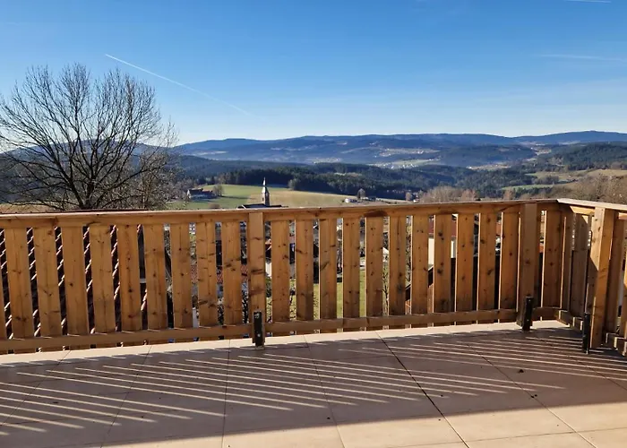 Großes Ferienwohnung mit wunderschöner Terrasse und Aussicht