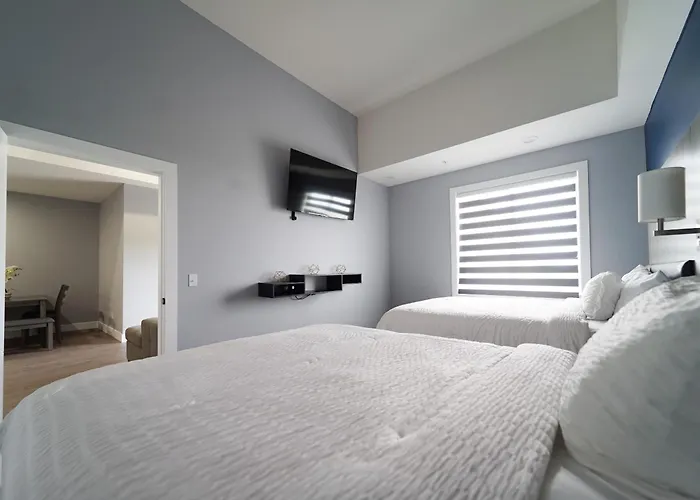 Bayvue Hotel, Resort & Suites