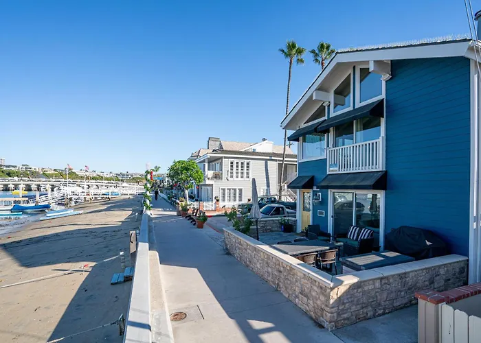 1011 N Bayfront A & B