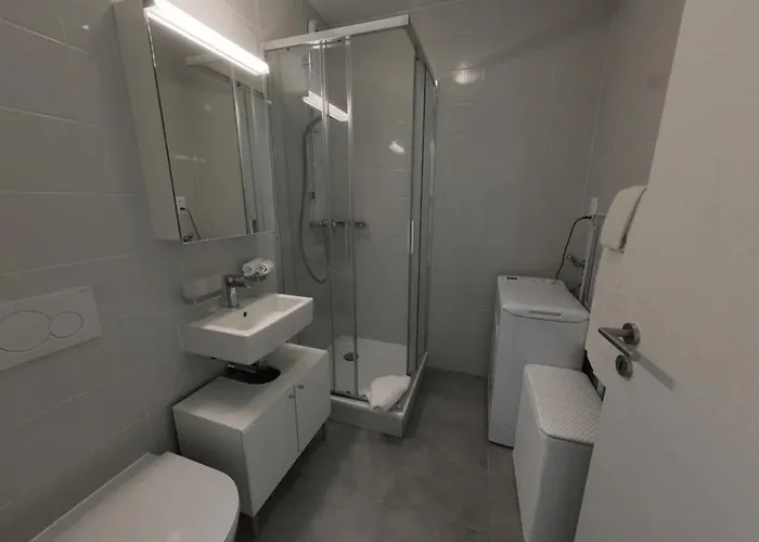 Modern 1 Bedroom Apartment With Balcony & Parking Cfalcea