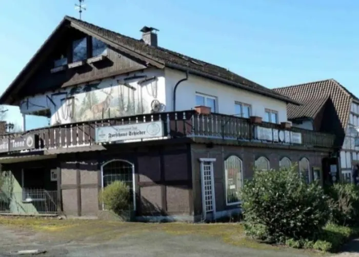 Altes Forsthaus Penthouse&Fachwerkstübchen für Monteure und Firmen am Schiedersee