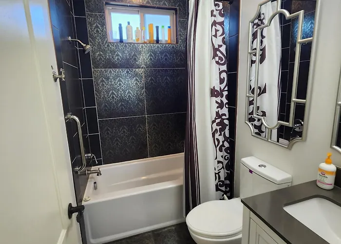 Luxury 2 Bed 1 Bath