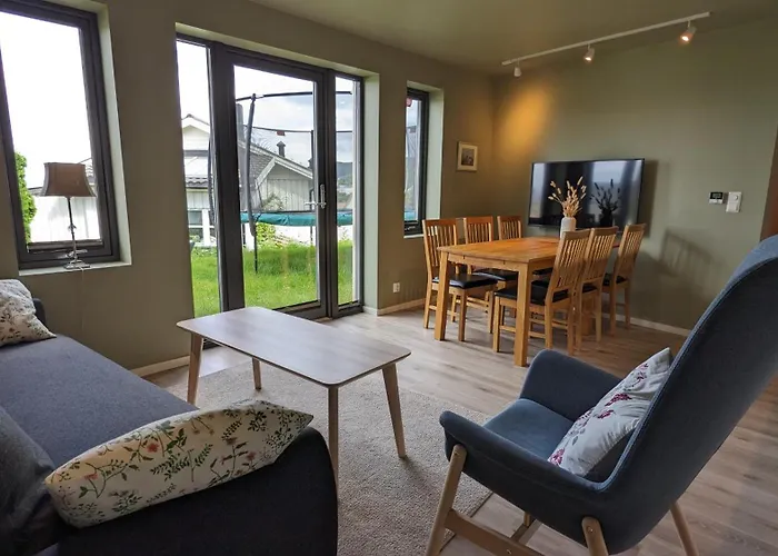 New And Fresh Apartment, Free Parking And Ocean View