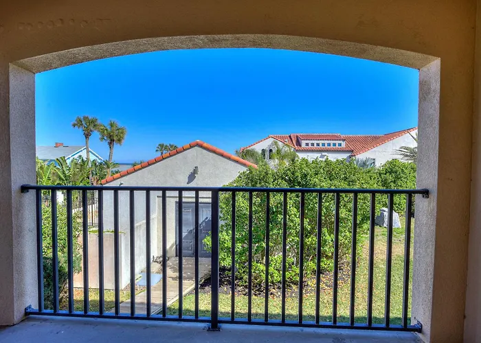 La Fiesta Ocean Inn & Suites