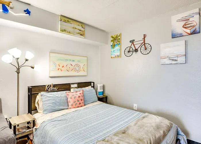 Balcony W/ Ocean Views: Daytona Beach Studio