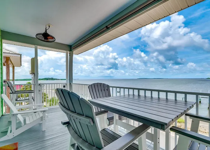 Steps To Beach: Waterfront Cedar Key Home!