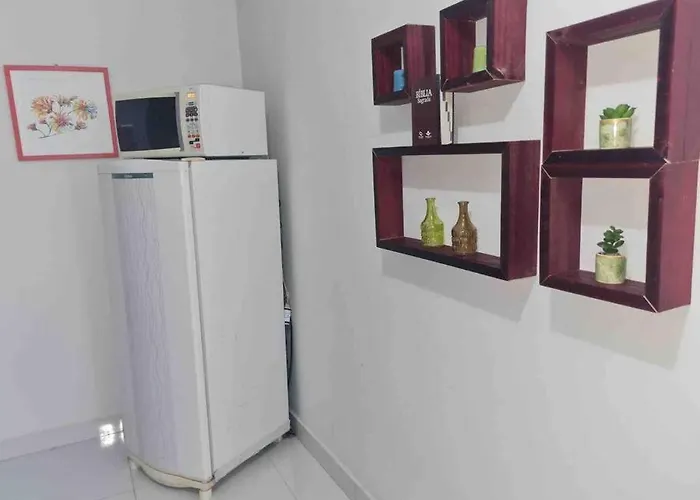 Kitnet 205 no centro com ar condiciona e tv smart