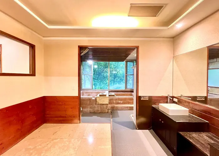 Wulai Sunglyu Hot Spring Resort