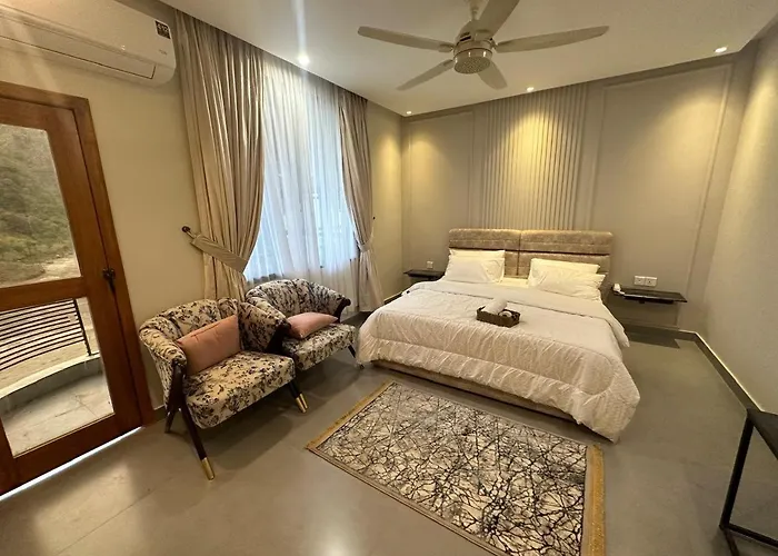 Hotel La Orilla Muzaffarabad