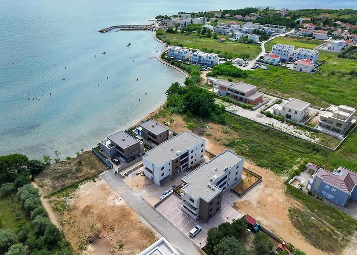 Deluxe Apartments Privlaka On The Sand