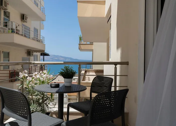 Mateo Apartments