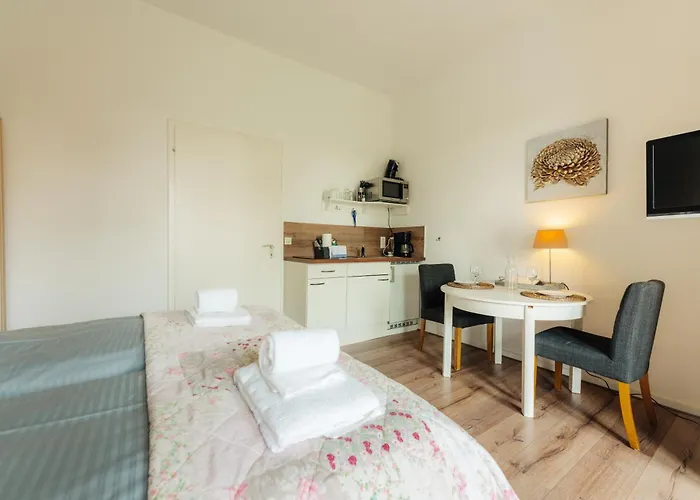 Haus Sonneck - Apartmenthaus - Sonnenterrasse mit Grill - 1-8 Personen - ruhige Lage mit Blick über Braunlage