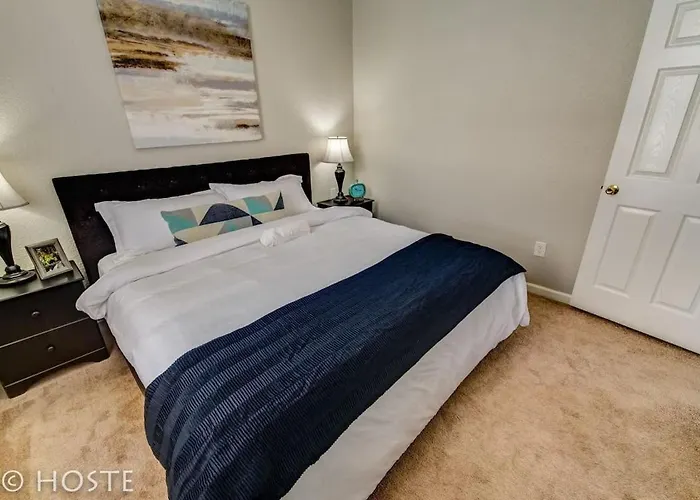 *H New!* 1 Bedroom Downtown Townhome, Newly Renovated!