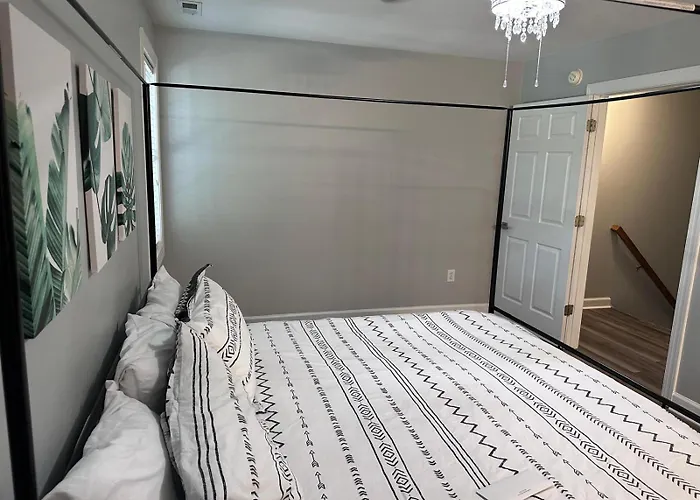 Simple Elegant Townhouse Dt Raleigh Ncsu