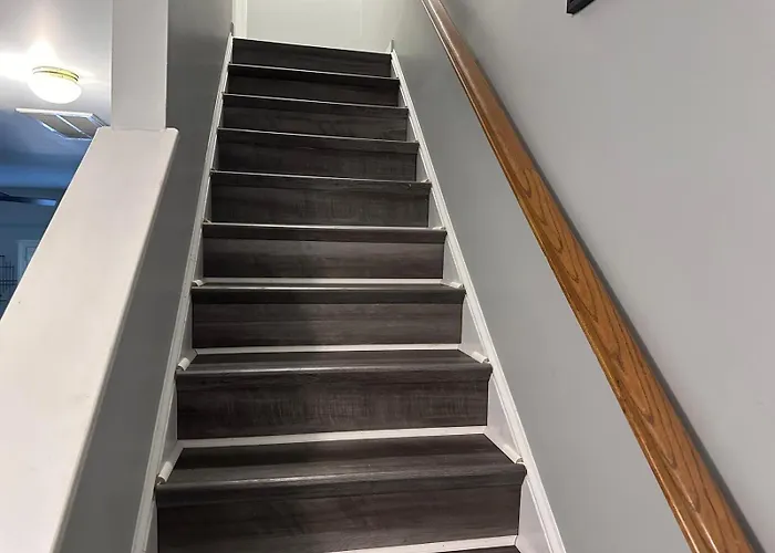 Simple Elegant Townhouse Dt Raleigh Ncsu