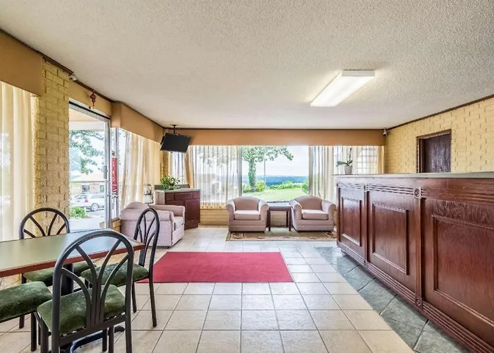 Days Inn By Wyndham Batesville Ar