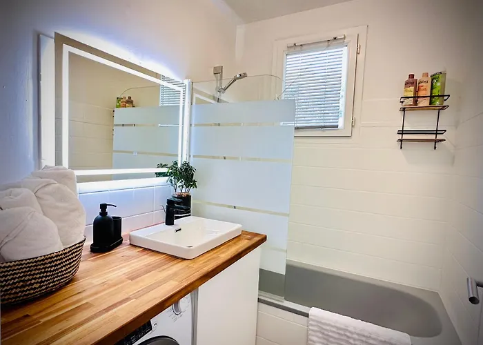 Apartment 40M2-Air Conditioning-Elevator-Underground Parking-Self Checkin! Appart Climatise 40M2-Ascenseur-Parking Souterrain -Arrivee Autonome